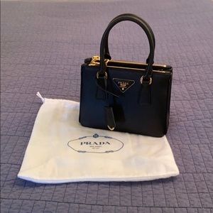 ❌SOLD❌ Prada Saffiano Crossbody bag